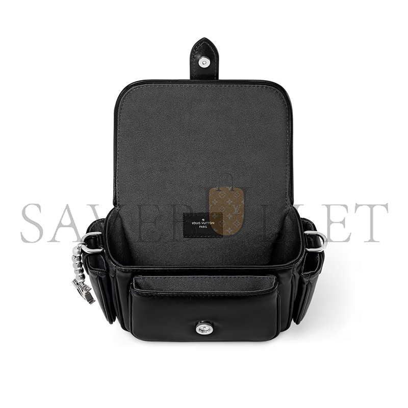 LOUIS VUITTON CARGO WEARABLE WALLET M13989 (23*14*10cm) LOUIS VUITTON CARGO WEARABLE WALLET M13989 (23*14*10cm)